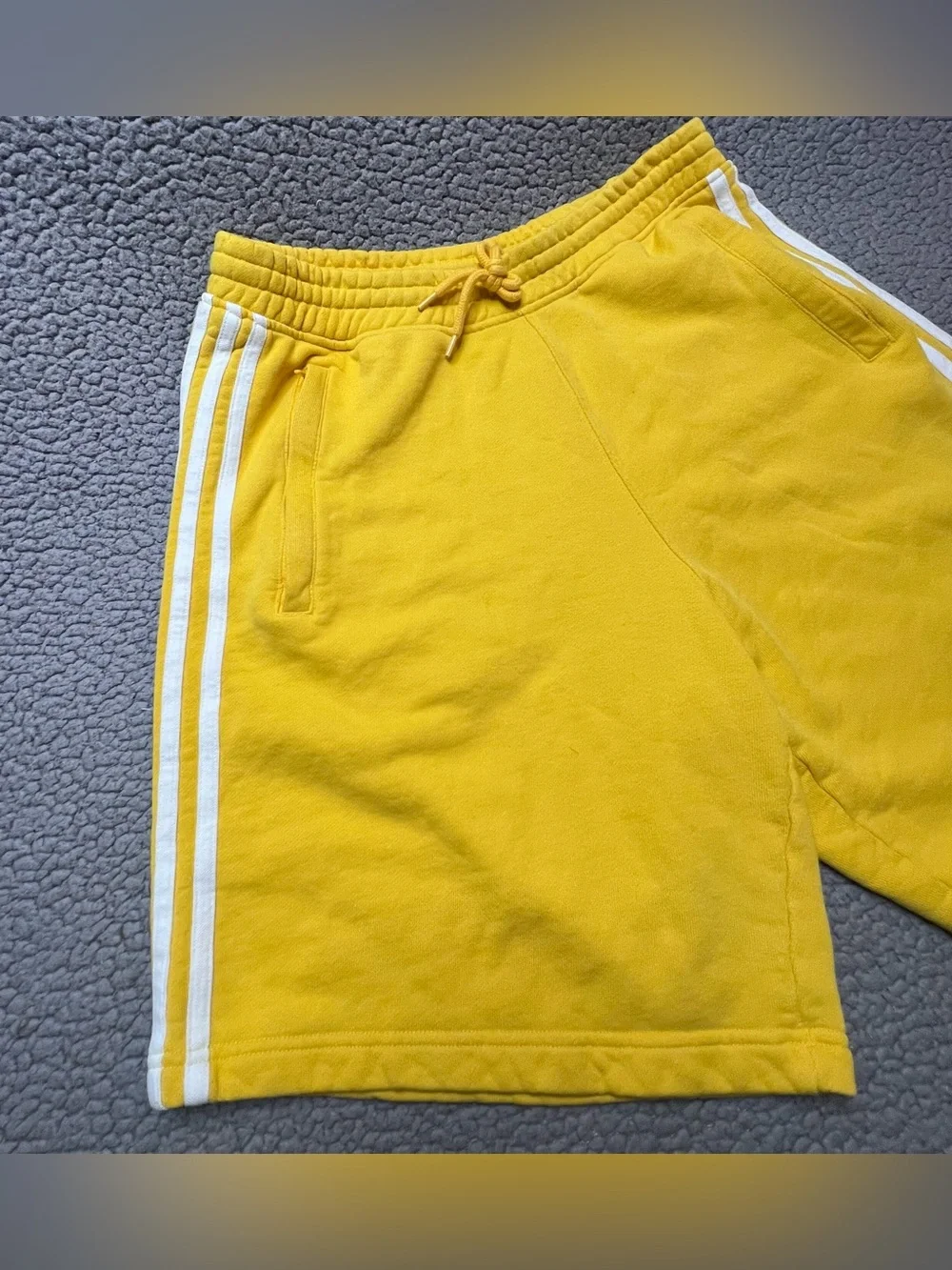 Adidas Originals Trefoil Shorts With Pockets Men’s Size Large Size Large Yellow